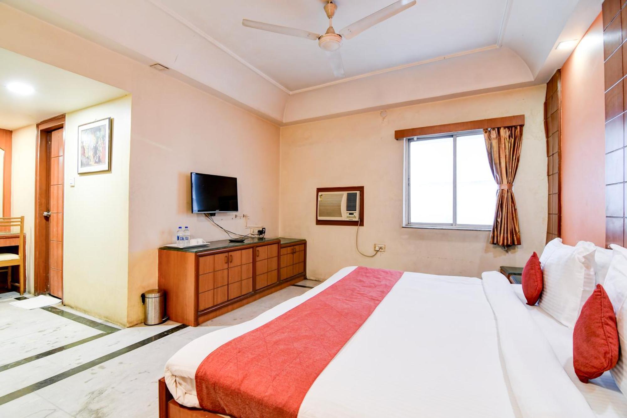 Hotel King'S Crown Kolkata Ngoại thất bức ảnh